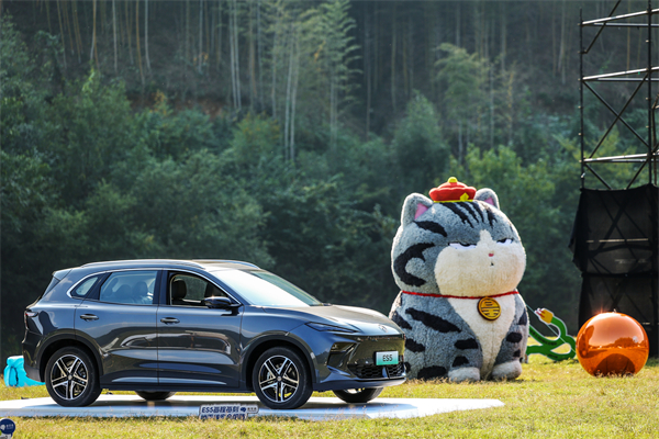全球高标准纯电后驱SUV MG ES5宠你自在生活，增换购惊喜价9.99万元起